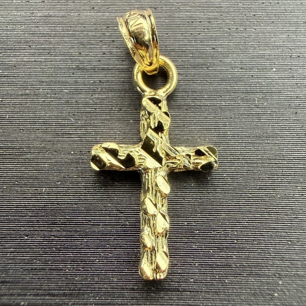 Solid 10k Italian Yellow Gold Nugget Cross Pendant .8" Tall .4" Wide - Picture 1 of 7